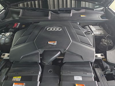 صورة 7 لـ 2022 AUDI Q8