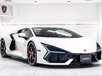LAMBORGHINI REVUELTO