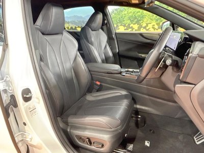 صورة 9 لـ 2023 Lexus NX