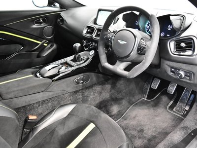 ASTON MARTIN VANTAGE - 8