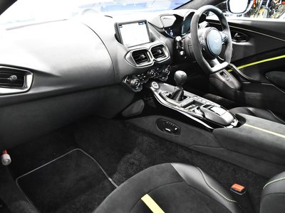 ASTON MARTIN VANTAGE - 10