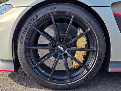 ASTON MARTIN VANTAGE - 6