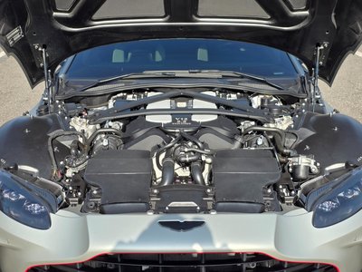 ASTON MARTIN VANTAGE - 7