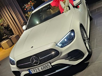 MERCEDES-BENZ E-CLASS - 8