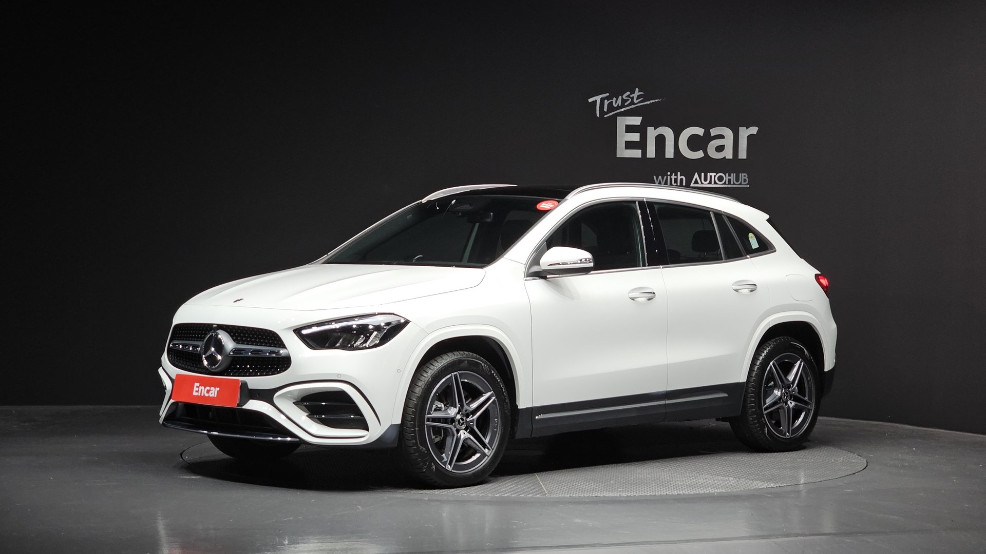 MERCEDES-BENZ GLA - View 1
