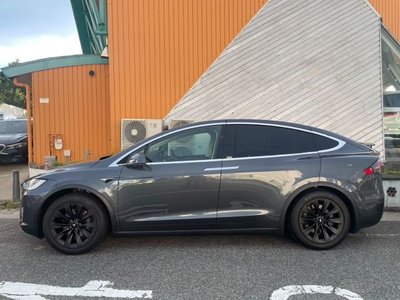 TESLA MODEL X - 7
