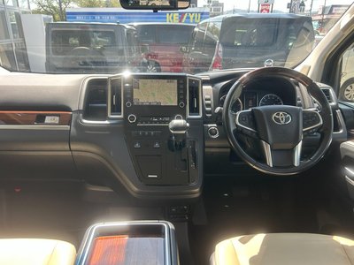 TOYOTA GRAND ACE - 4