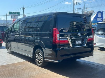TOYOTA GRAND ACE - 10