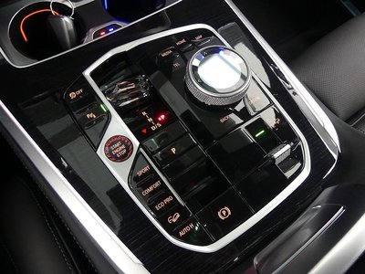 2025 BMW X5 thumbnail 16