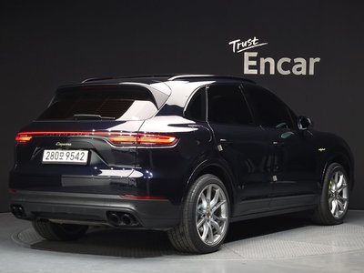 PORSCHE CAYENNE - 4