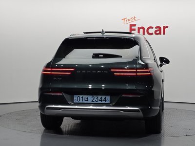 GENESIS ELECTRIFIED GV70 - 3