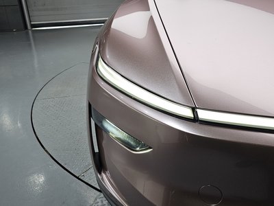 TESLA MODEL Y - 9