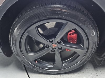 TESLA MODEL Y - 6