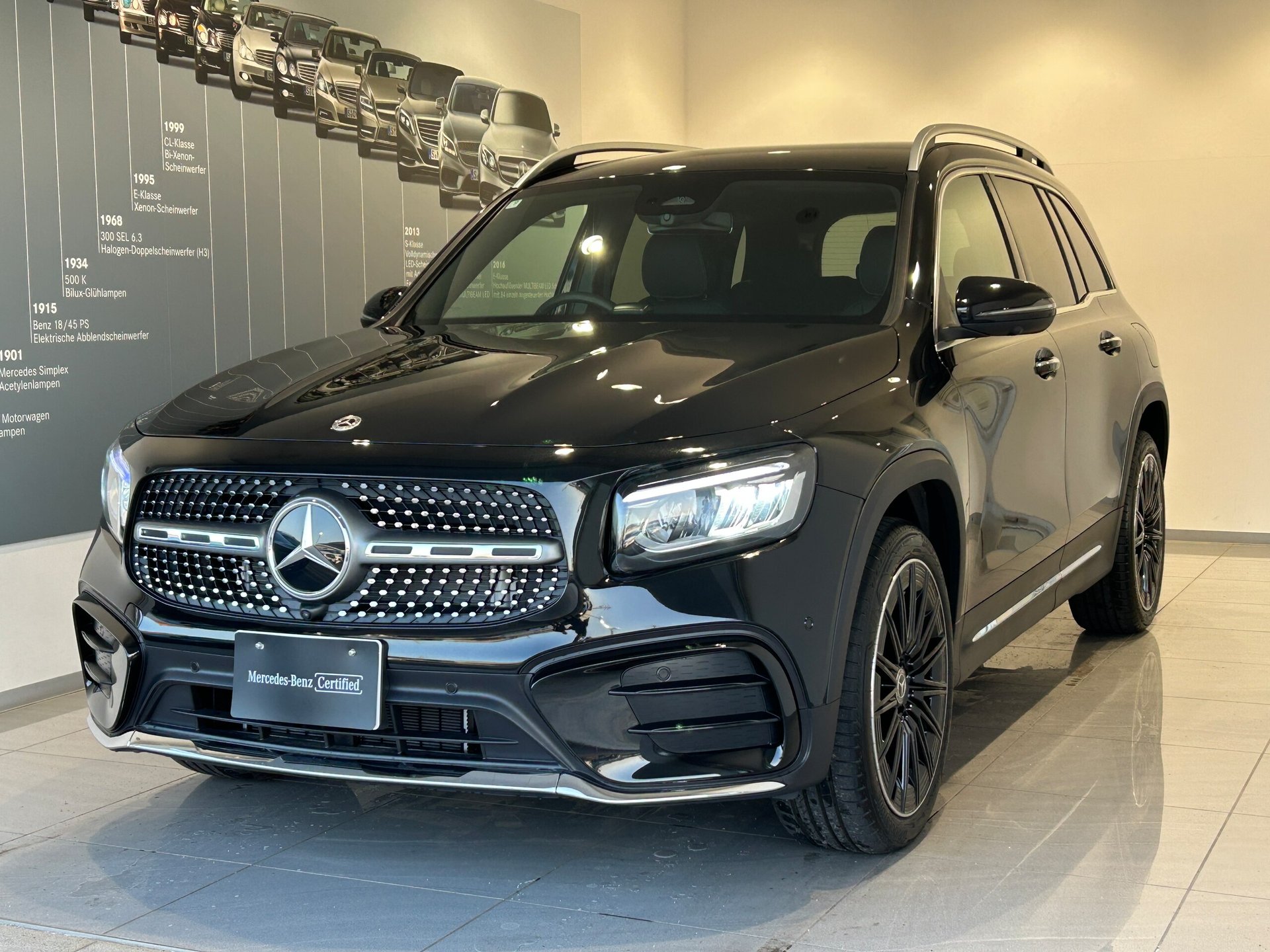 MERCEDES-BENZ GLB - View 1