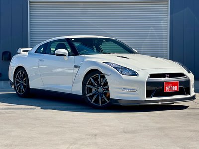 NISSAN GT-R - 1