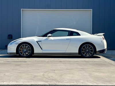 NISSAN GT-R - 6