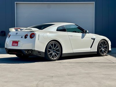 NISSAN GT-R - 3