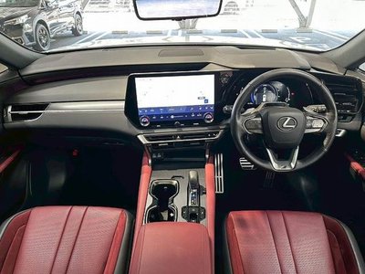 صورة 3 لـ 2023 Lexus RX