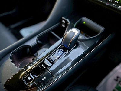 2025 Toyota CROWN SPORT — миниатюра 23