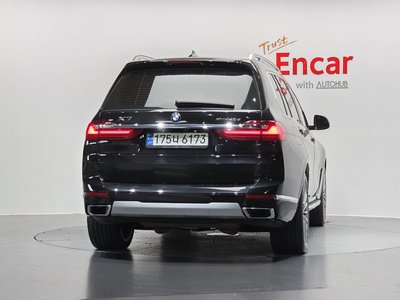 2021 BMW X7 — фото 4