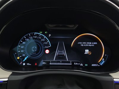 صورة 8 لـ 2023 Genesis GV70