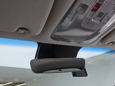 2023 Genesis GV70 thumbnail 18