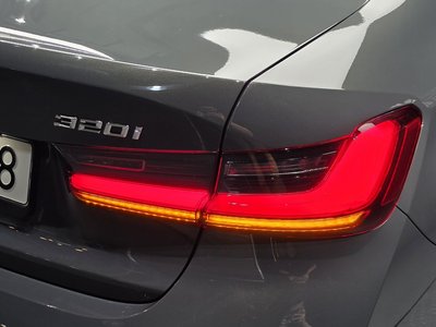 2025 BMW 3 SERIES photo 10