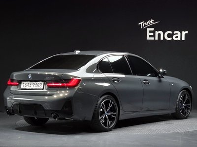 2025 BMW 3 SERIES photo 2
