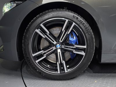 2025 BMW 3 SERIES photo 6