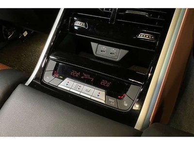 صورة 10 لـ 2020 BMW BMW 8 SERIES