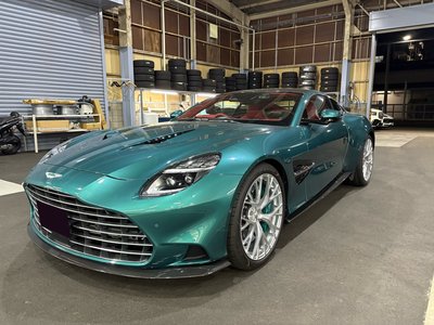 ASTON MARTIN VANQUISH - 1