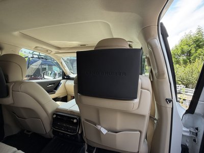 2023 Toyota LAND CRUISER 300 — миниатюра 12