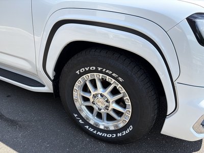 2023 Toyota LAND CRUISER 300 — миниатюра 18