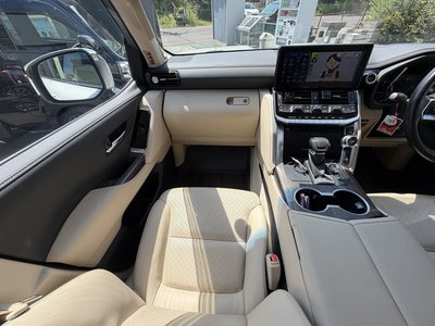 2023 Toyota LAND CRUISER 300 — фото 9