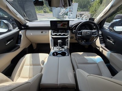 2023 Toyota LAND CRUISER 300 — фото 7