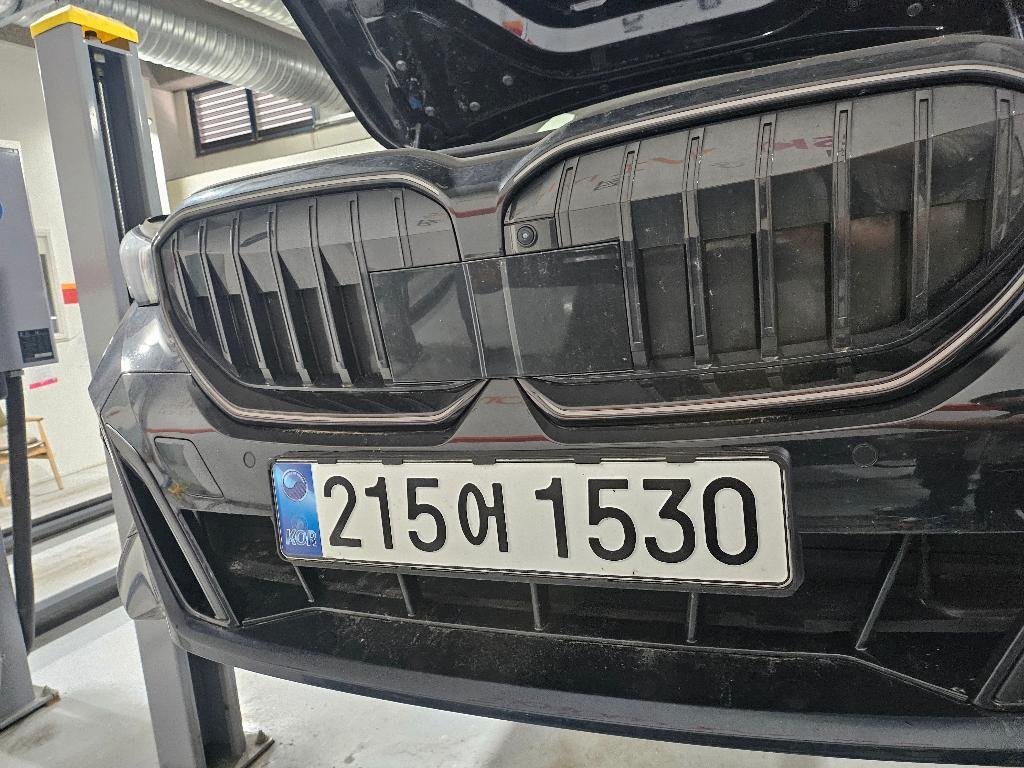 BMW 5 SERIES - View 1