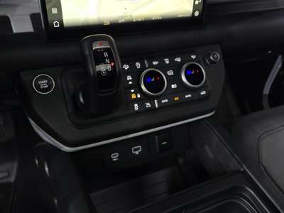 LAND ROVER DEFENDER - 9