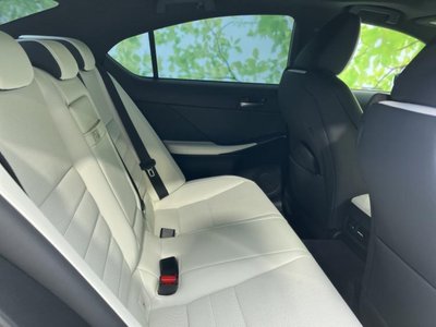 LEXUS IS - 5