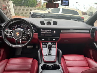 صورة 4 لـ 2023 Porsche CAYENNE