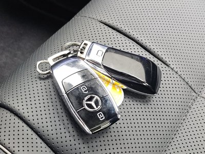 2025 Mercedes-BENZ GLS 缩略图 38