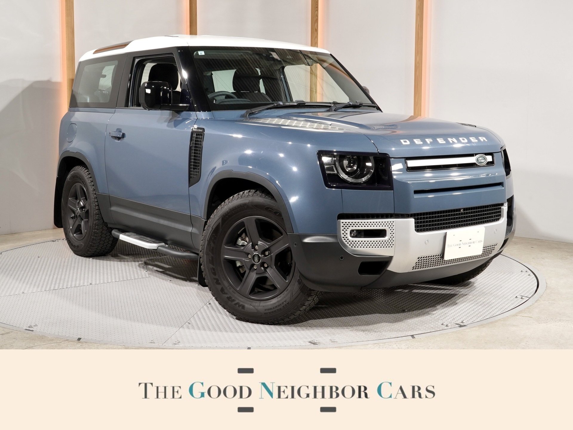 LAND ROVER DEFENDER - View 1