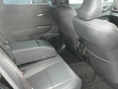 TOYOTA CROWN CROSSOVER - 10