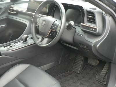 TOYOTA CROWN CROSSOVER - 9