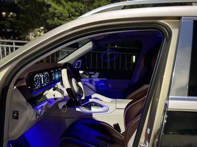 MERCEDES-BENZ GLS - 10