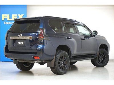 TOYOTA LAND CRUISER PRADO - 8