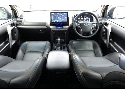 TOYOTA LAND CRUISER PRADO - 7