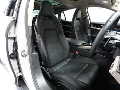 PORSCHE PANAMERA - 5