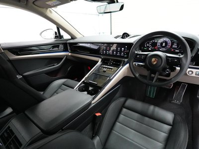 PORSCHE PANAMERA - 4