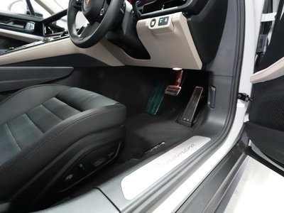 PORSCHE PANAMERA - 8