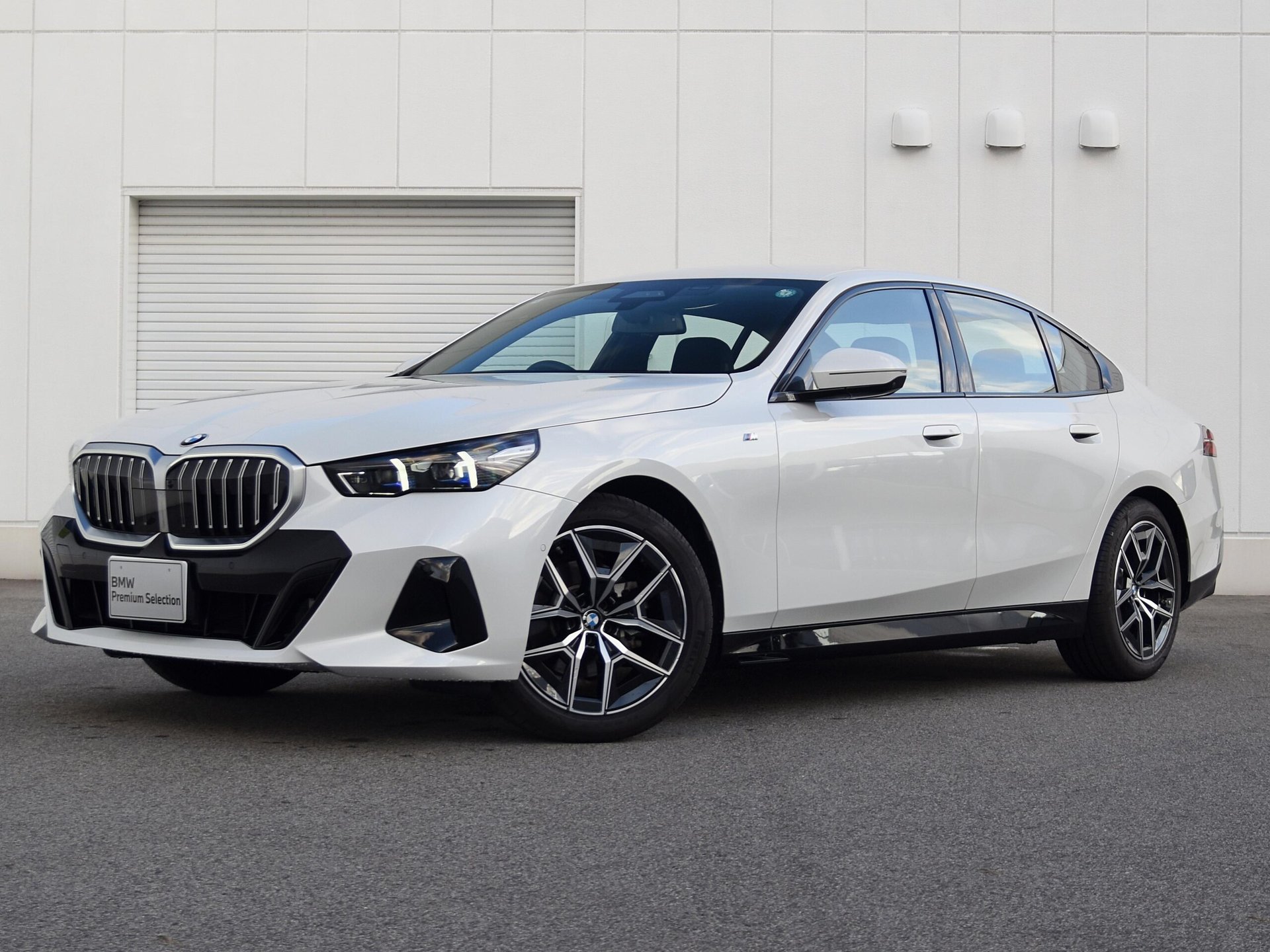 BMW 5 SERIES - View 1